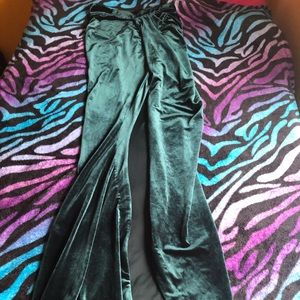 Therina' Emerald Velvet Thigh Split Maxi Skirt